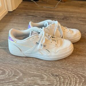 White Reebok Classics nearly new